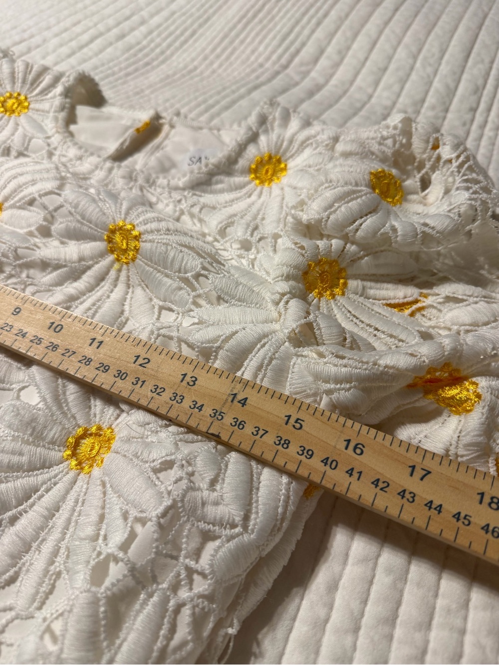 Saylor Morgana Daisy Lace Top Shorts Set White Yellow Size S - Picture 6 of 12